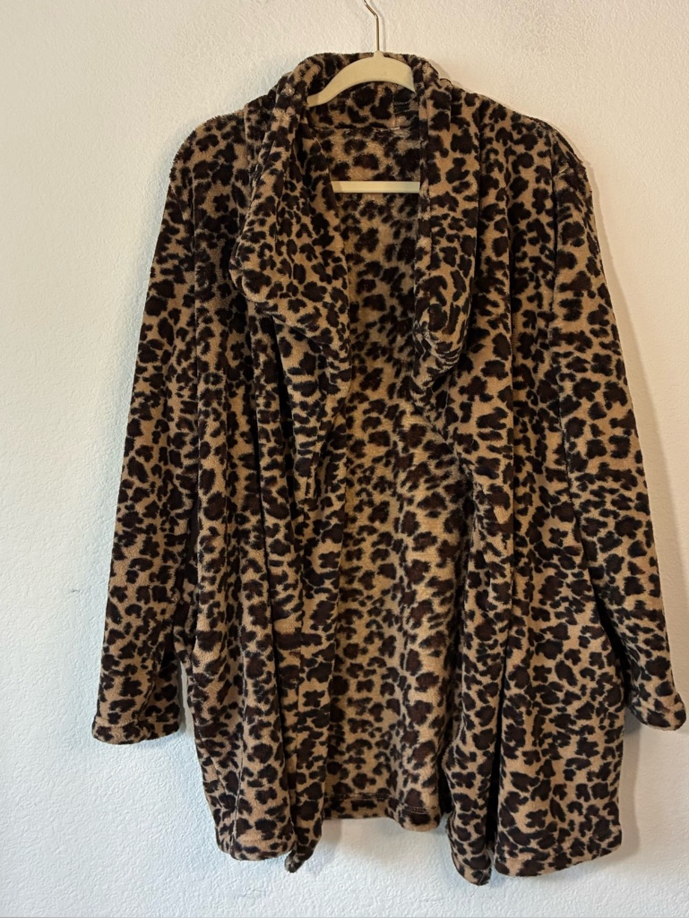 PLUSH LEOPARD ANIMAL PRINT CARDIGAN - Picture 3 of 5